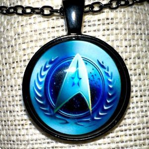 • STAR TREK Unique glass dome pendant Necklace •